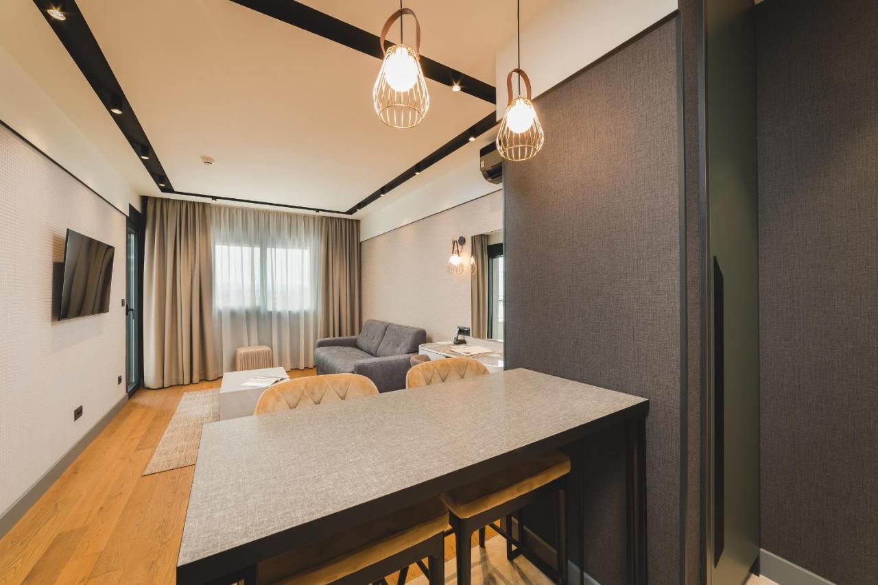 Signum Hotel 波德戈里察 外观 照片