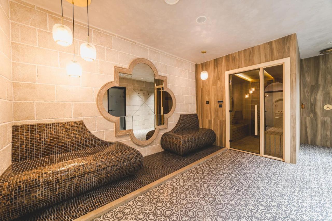 Signum Hotel 波德戈里察 外观 照片